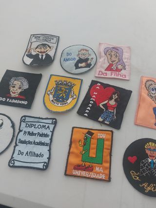 16 emblemas universidade