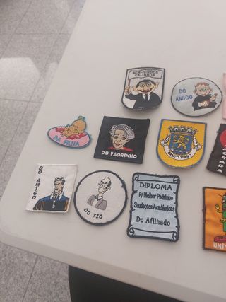 16 emblemas universidade