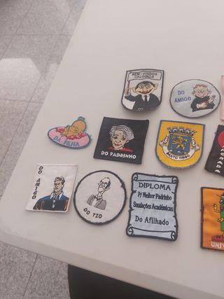 16 emblemas universidade