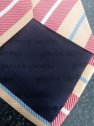Corbata Pierre cardin 