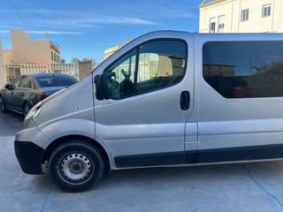 Renault Trafic 2.0dci 115cv LARGA
