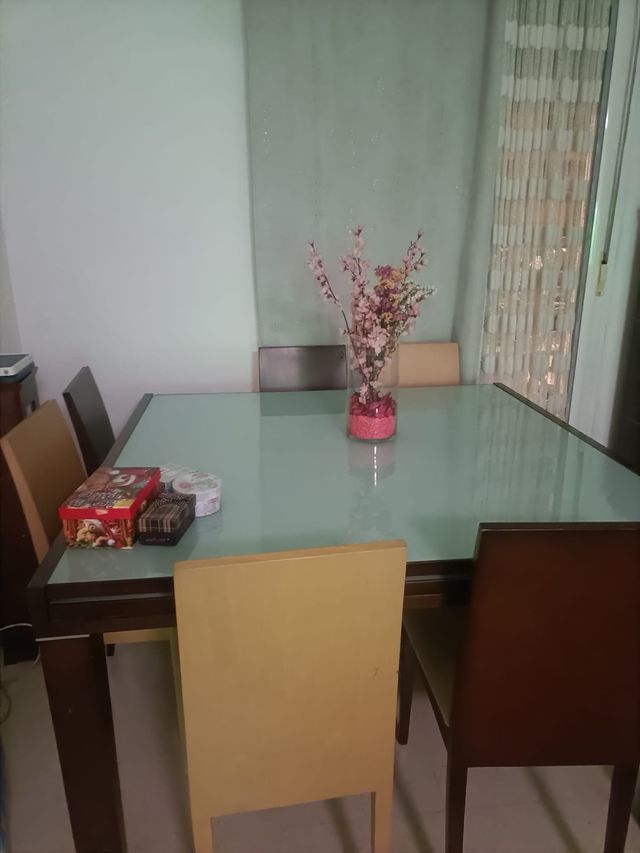 Mesa extensible comedor y 8 sillas