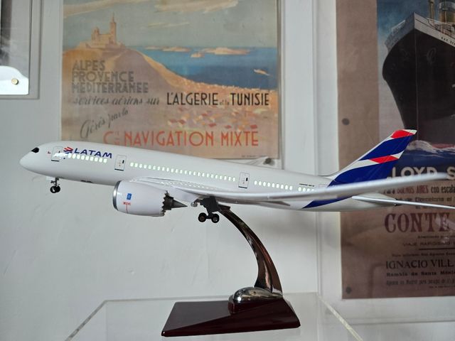 Maqueta de avion con luz!