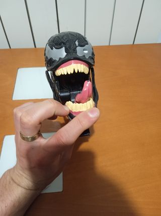 Lanza telarañas Spiderman Venom