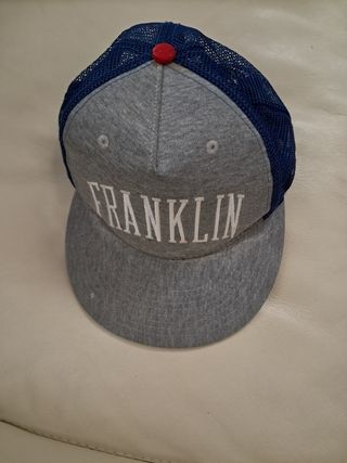 Cappellino con visiera 
