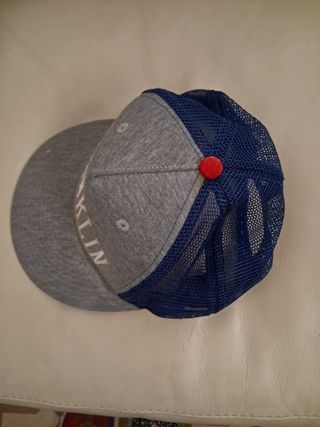 Cappellino con visiera 