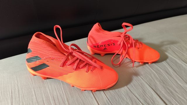 Botines de futbol Adidas para niños