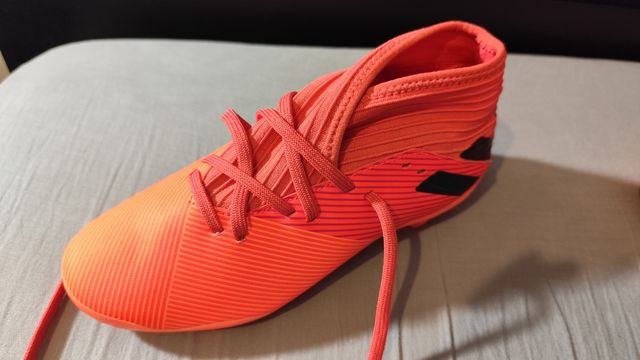 Botines de futbol Adidas para niños