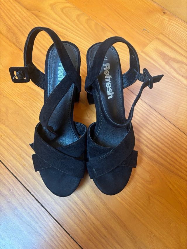 Sandalias con tacón talla 38