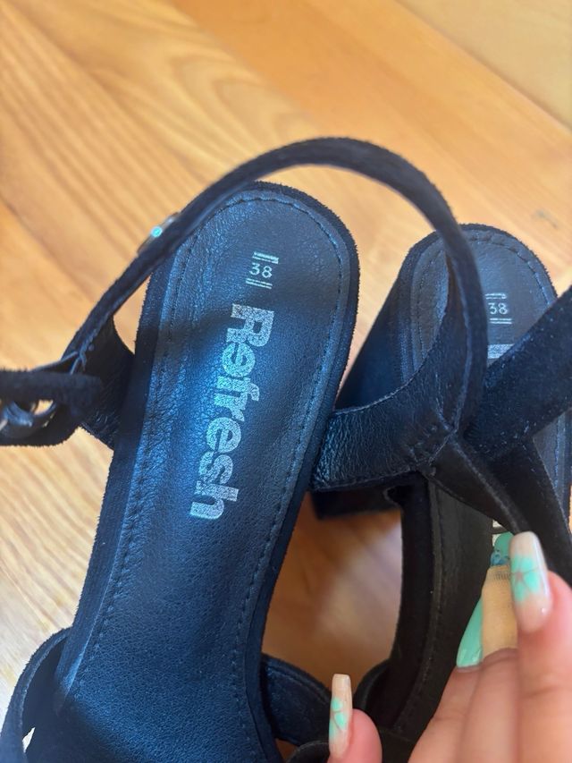 Sandalias con tacón talla 38