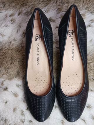 Zapatos tacón medio PLUS CONFORT. Suela de goma.38