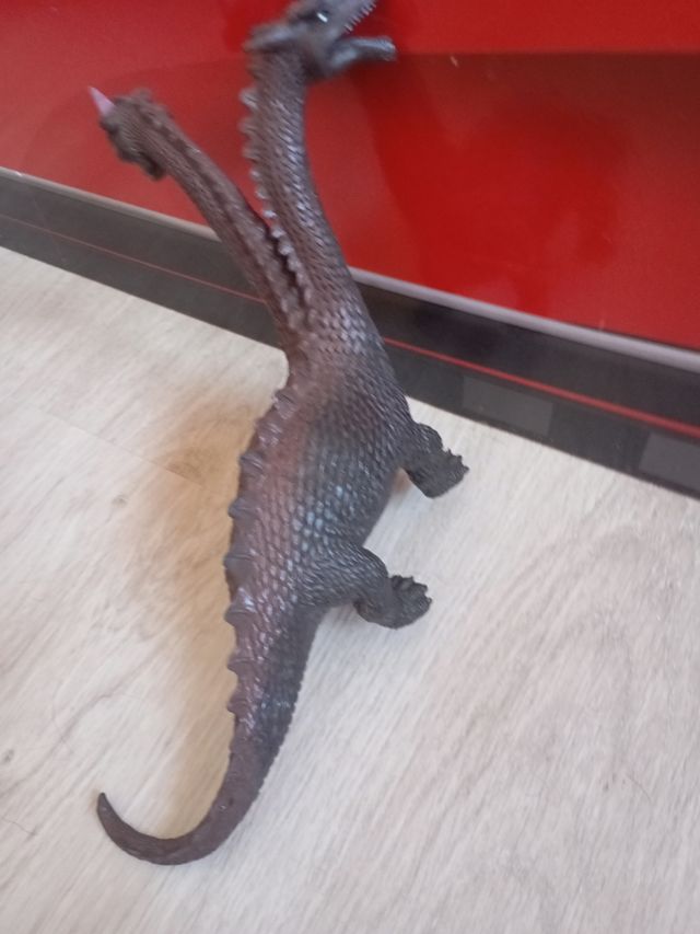 Dinosaurio Dos Cabezas