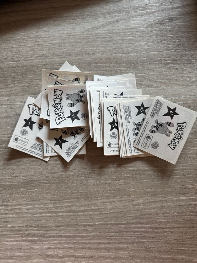 32 Figurine pokemon Merlin 2001