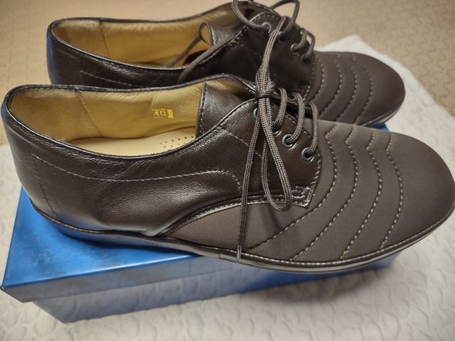 Scarpe pelle e lycra marrone