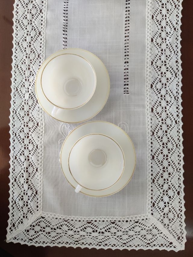 Set di tazze con bistecca dorata