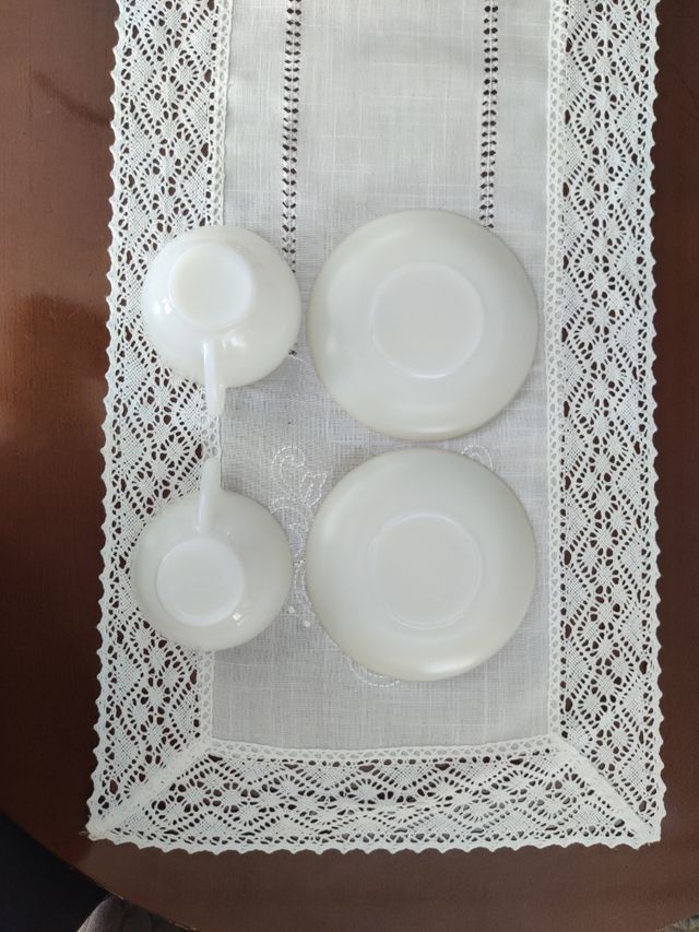 Set di tazze con bistecca dorata