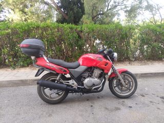 Moto de carretera HONDA CB 500 F