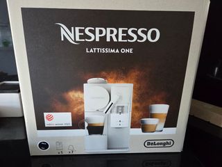 Cafetera nespresso latissima one