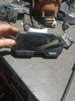 Cuadro relojes yzf 125  como nuevo