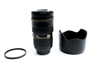 24-70 f2-8. NIKON FX