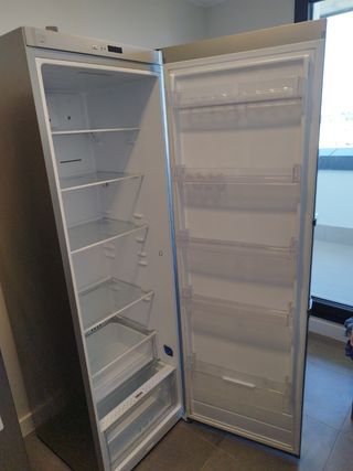 Frigorífico Newpol, en perfecto estado, año 2022.
