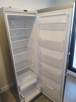 Frigorífico Newpol, en perfecto estado, año 2022.
