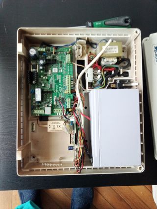 Alarma, central y sensores