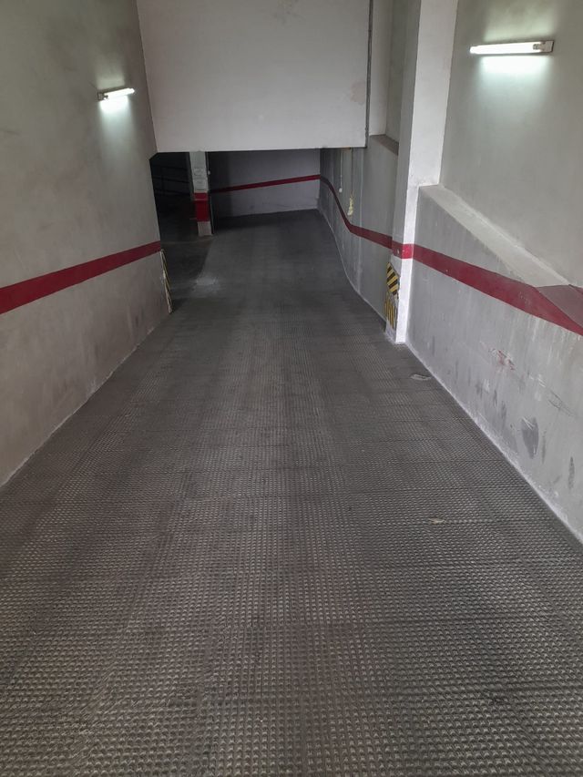 Plaza Garaje coche grande