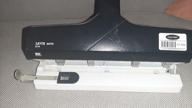 Perforadora de papel profesional 