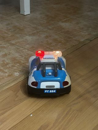 Coche patrulla teledirigido