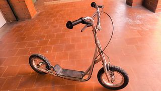 Patinete ruedas altas