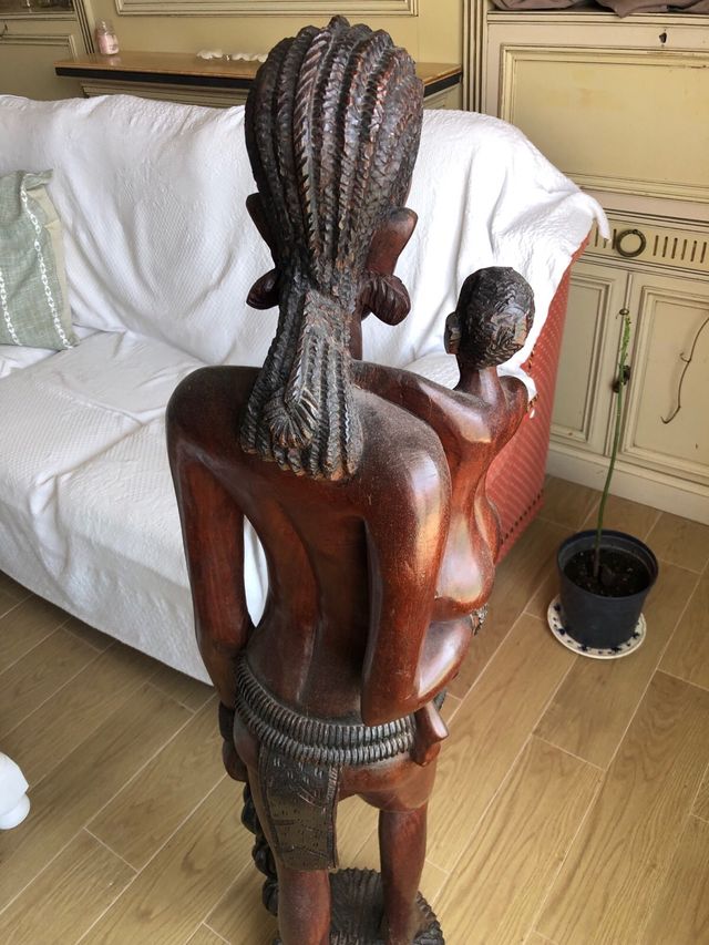 Figura talla africana