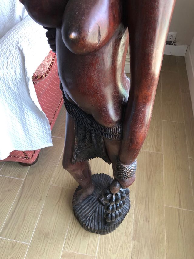 Figura talla africana