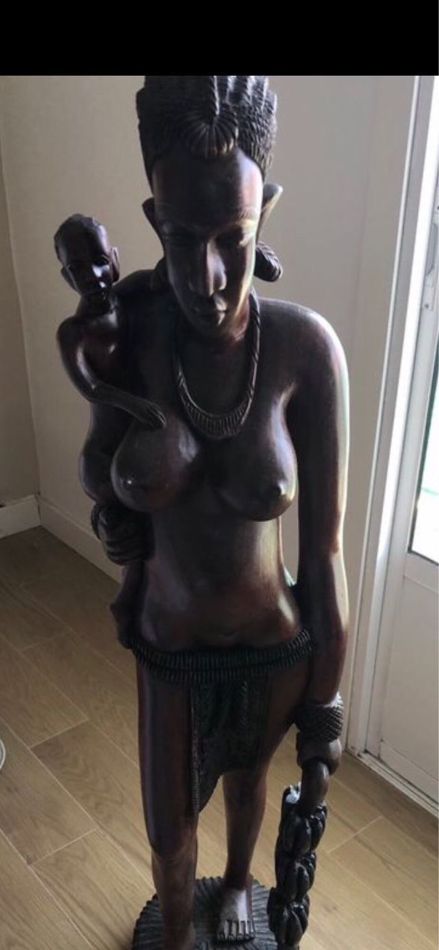 Figura talla africana