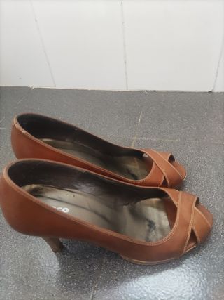 Zapatos piel Camel talla 38