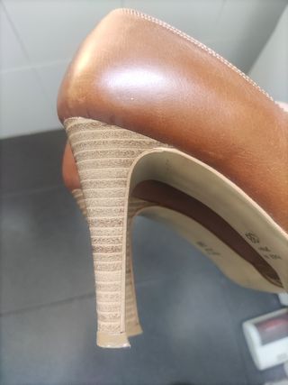 Zapatos piel Camel talla 38
