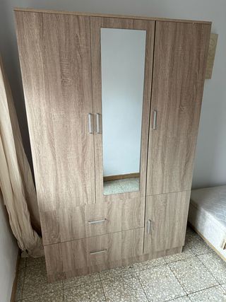 Armario 3 puertas con espejo Y baldas ! nuevos!!