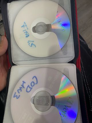 Xbox 360 con dos mandos y juegos