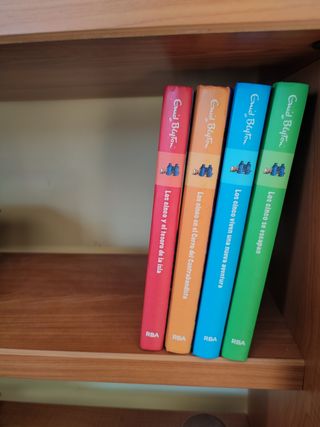 4 LIBROS - Colección LOS CINCO