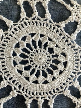 Colcha de crochet blanca