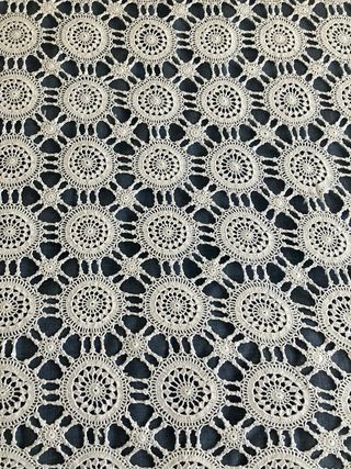 Colcha de crochet blanca