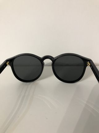 Gafas de sol redondas negras