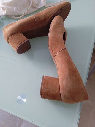 Zapatos ante camel