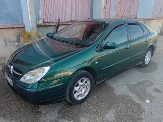 Lavado y detallado de vehículos a domicilio.