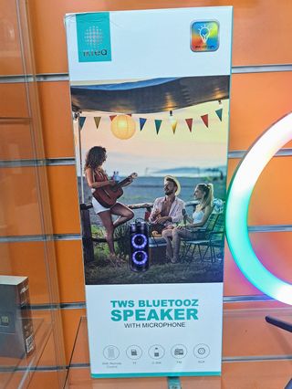 Altavoz Bluetooth Ikrea con micrófono