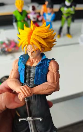 Vendo figura dragon ball