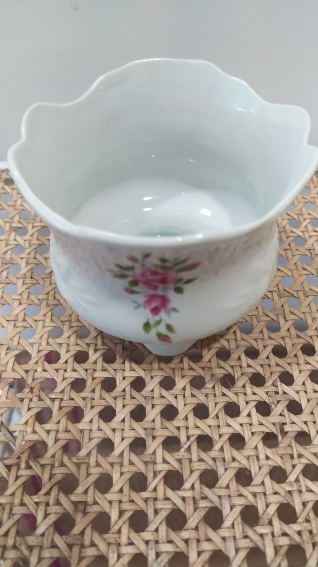 Fioriera in porcellana