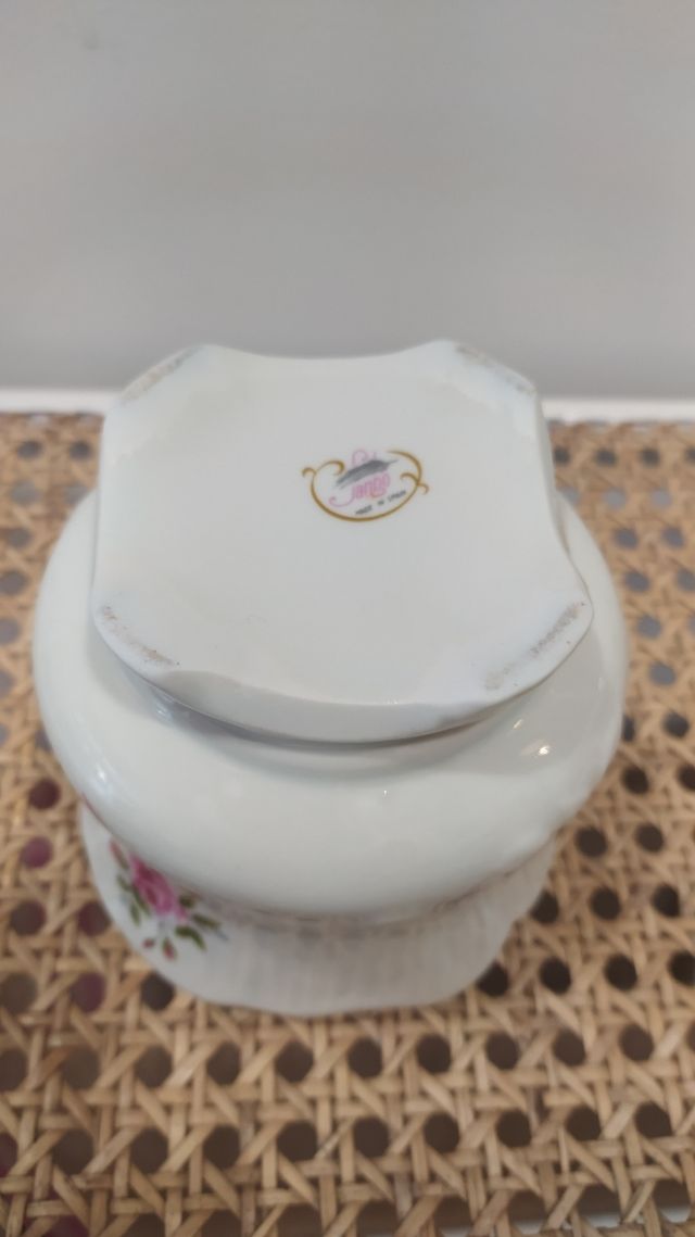 Fioriera in porcellana