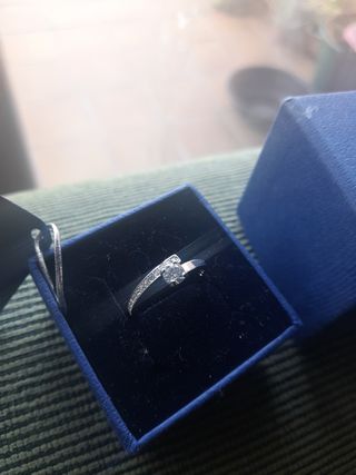 Anillo swarovski 