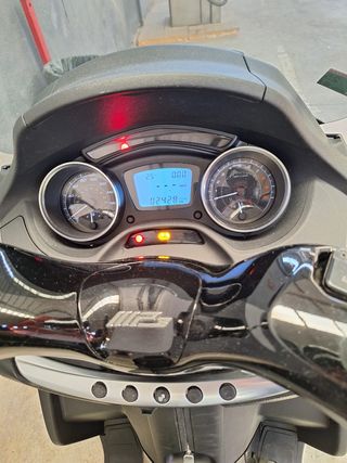 Piaggio MP3 LT gran estado seminueva